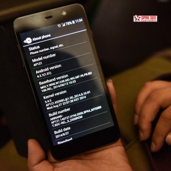 A North Korean smartphone (photo from September 2014). <a href="https://www.facebook.com/dprk360/photos/a.238142196309616.1073741845.211159445674558/267558296701339/?type=3&theater" target="_blank">Original photo</a> North Korea smartphone